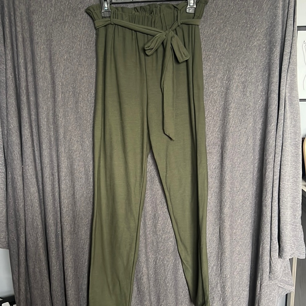 Heart and Hips Olive Green Tie Mid Calf Work Pants - Size L